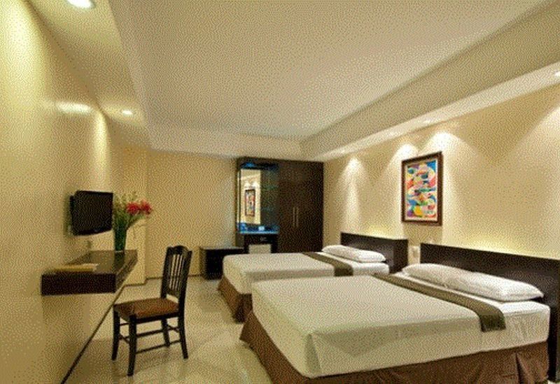 M Citi Suites Cebu Stadt Exterior foto