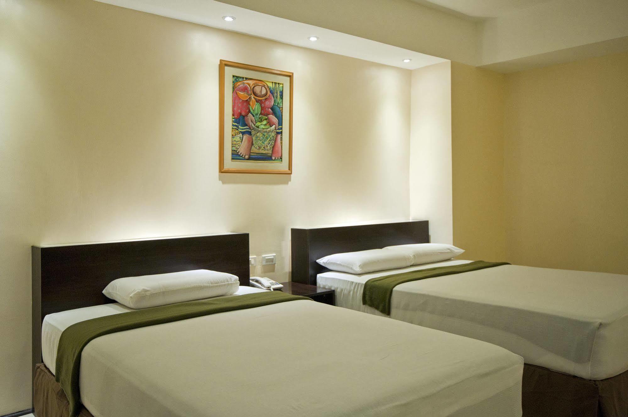 M Citi Suites Cebu Stadt Exterior foto