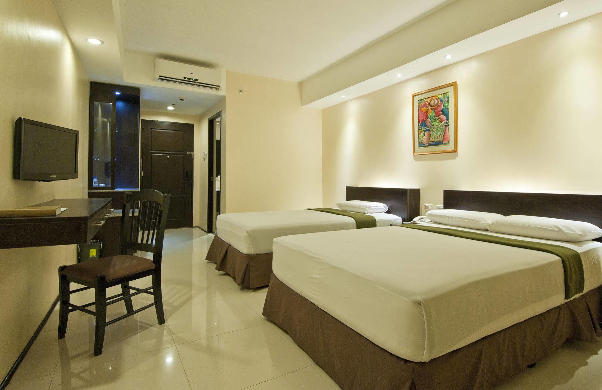 M Citi Suites Cebu Stadt Exterior foto