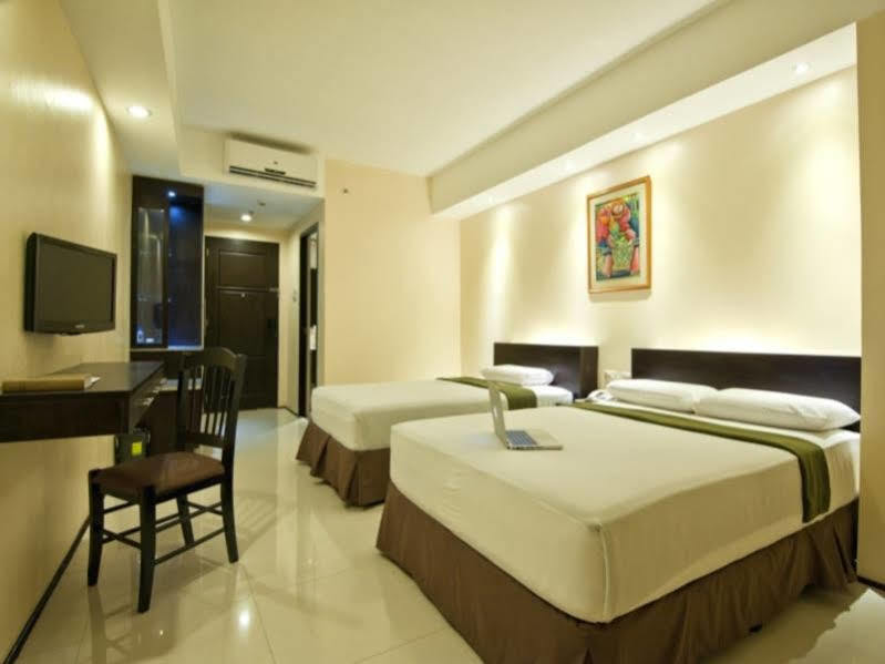 M Citi Suites Cebu Stadt Exterior foto