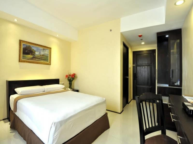 M Citi Suites Cebu Stadt Exterior foto