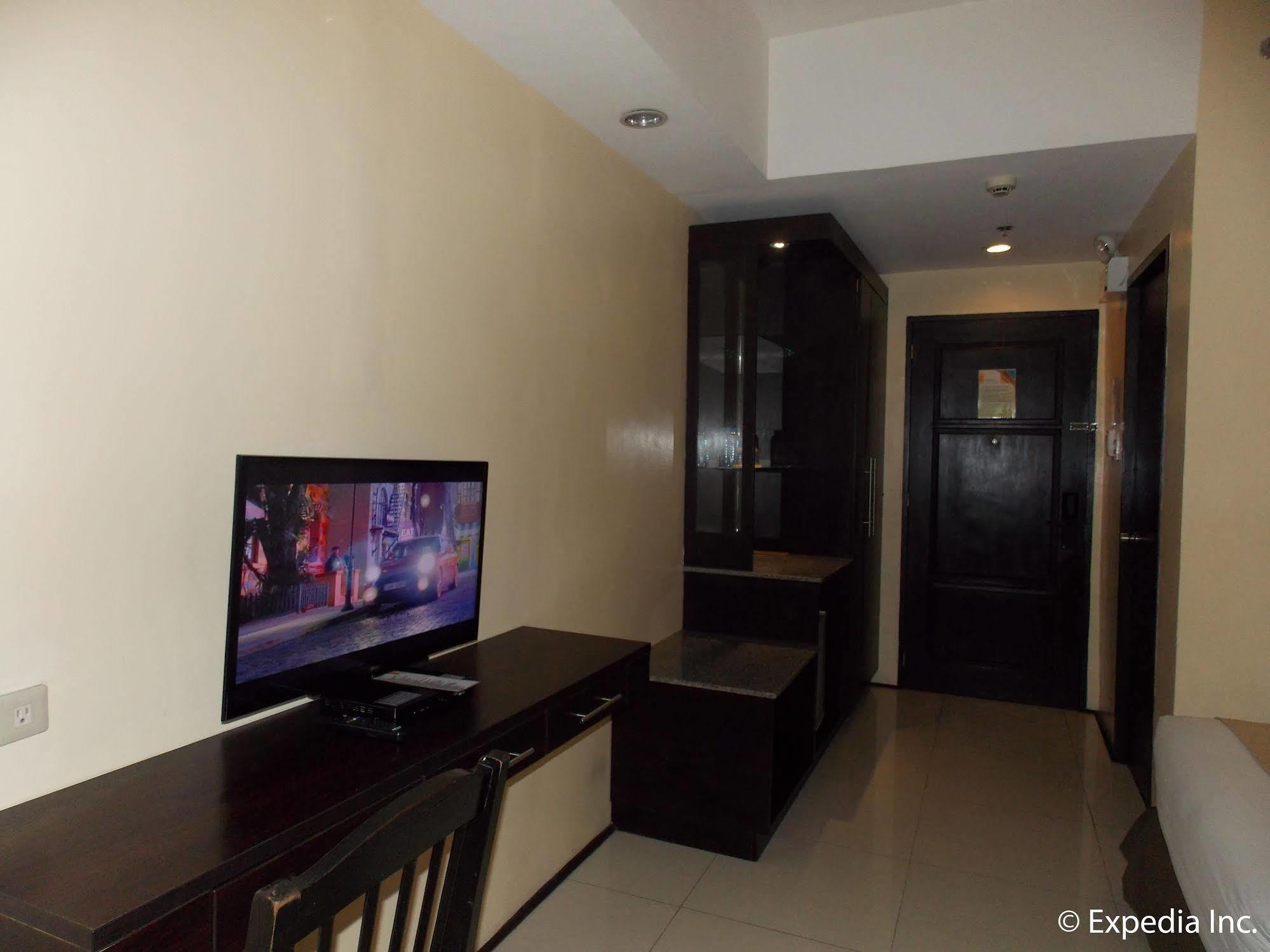 M Citi Suites Cebu Stadt Exterior foto