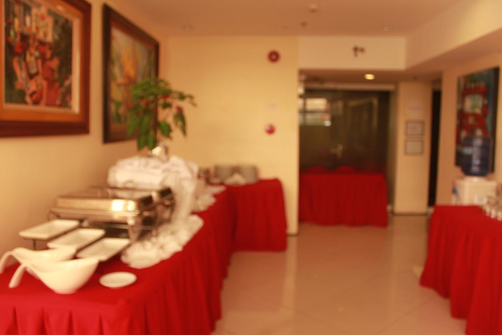 M Citi Suites Cebu Stadt Exterior foto