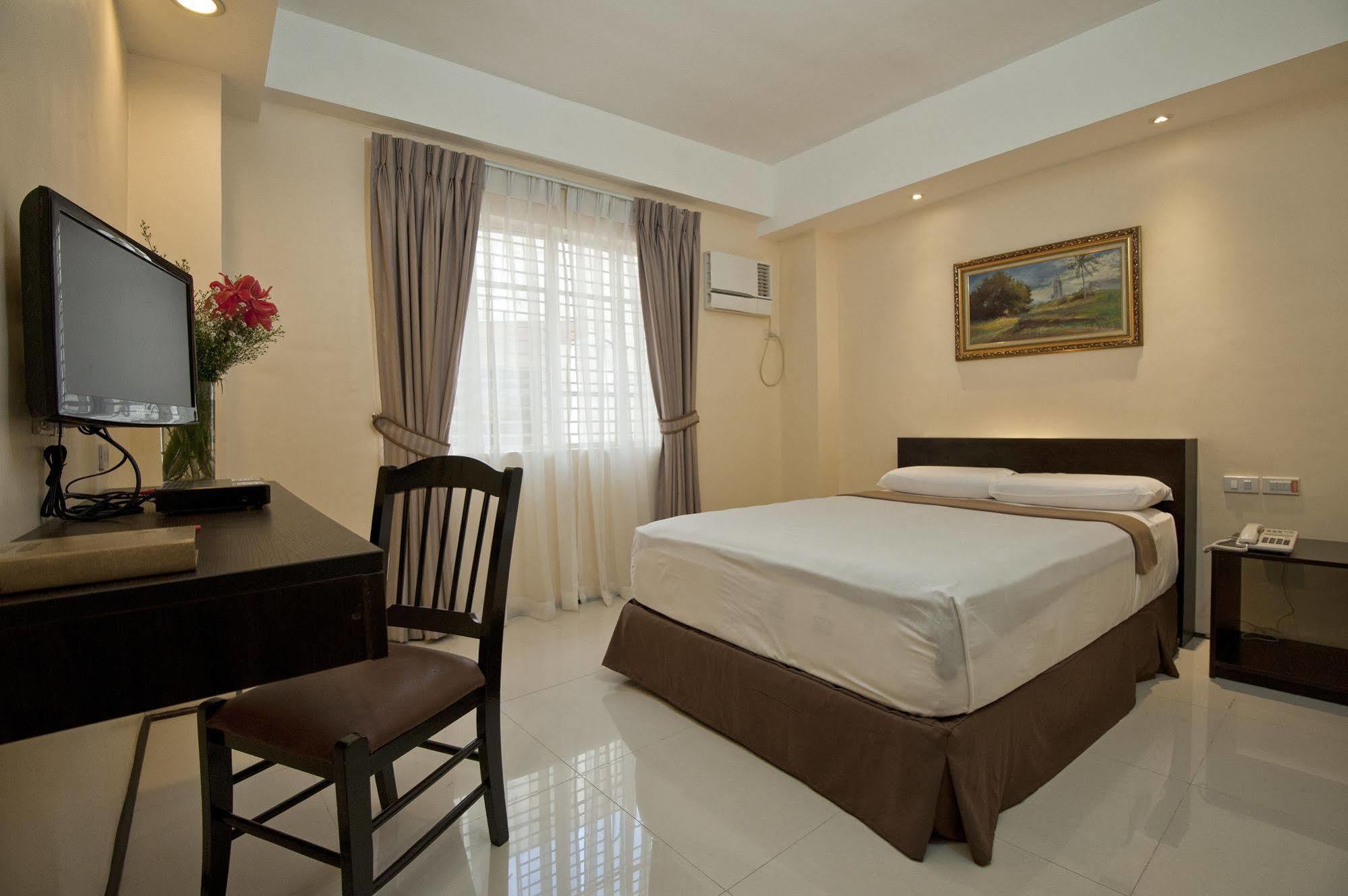 M Citi Suites Cebu Stadt Exterior foto