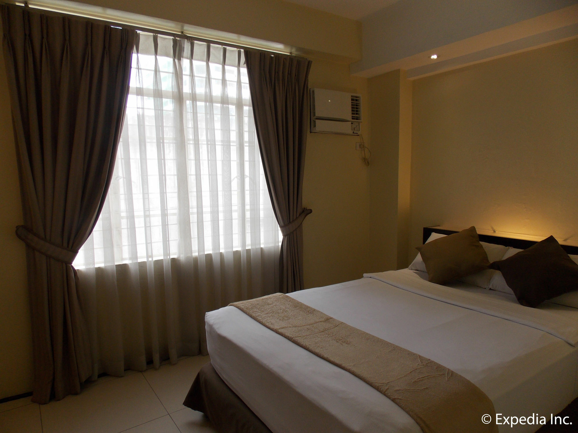 M Citi Suites Cebu Stadt Exterior foto